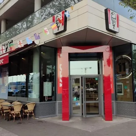 At Only A Few Steps From Stade De France And 10 Min From Rer-b