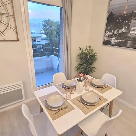 At Only A Few Steps From Stade De France And 10 Min From Rer-b * Saint-Denis (Seine-Saint-Denis)